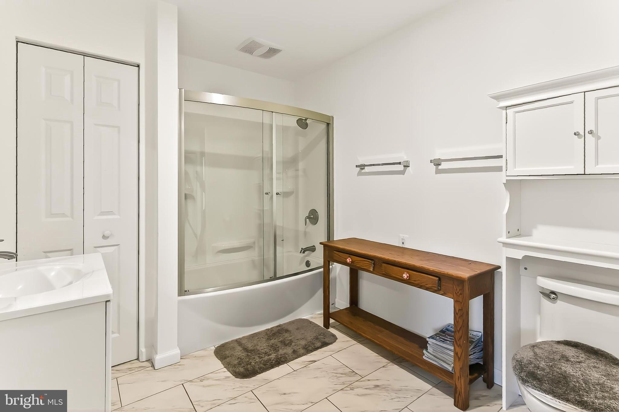 STRATTON WOODS - Residential