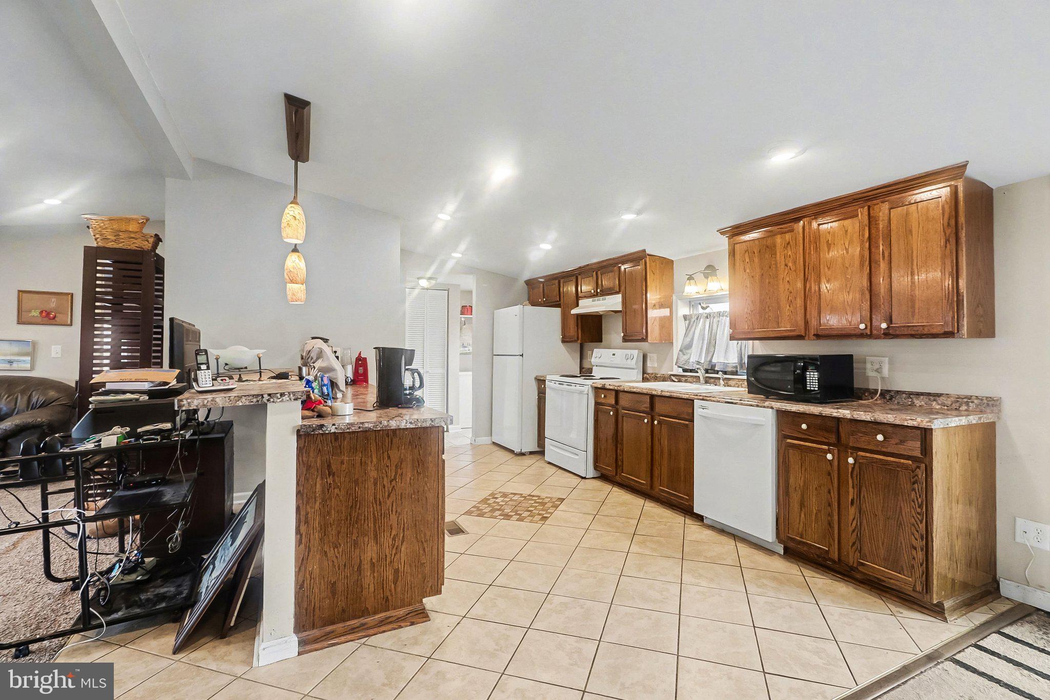 NORTHVIEW MANOR - Residential