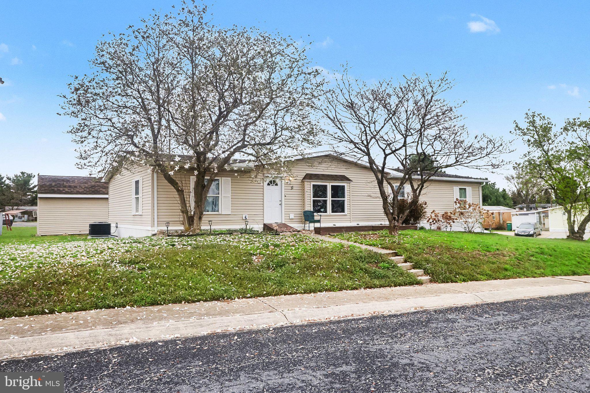 NORTHVIEW MANOR - Residential