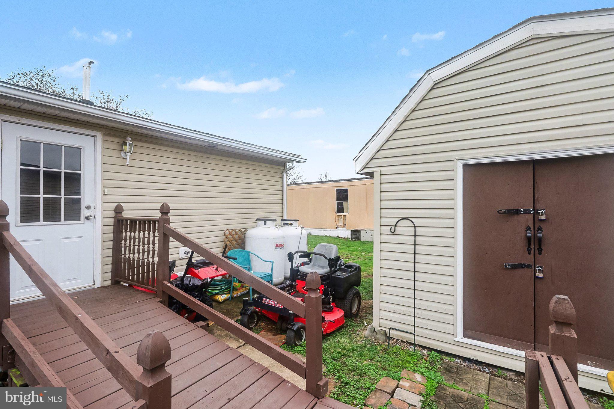 NORTHVIEW MANOR - Residential