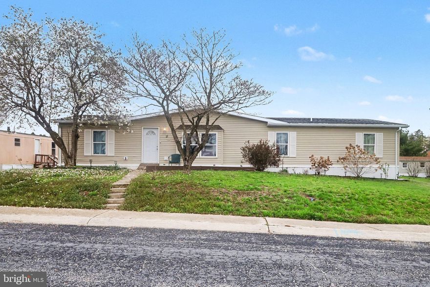 This spacious double-wide home in Northview Manor Park offers 4 bedrooms and 3 full bathrooms, providing plenty of room for comfortable living. Featuring an open floor plan, the main living areas flow seamlessly, making it perfect for both everyday living and entertaining. The home also includes a nicely sized deck, ideal for relaxing or enjoying outdoor gatherings. Don’t miss your opportunity to own this well-laid-out home in a convenient location!