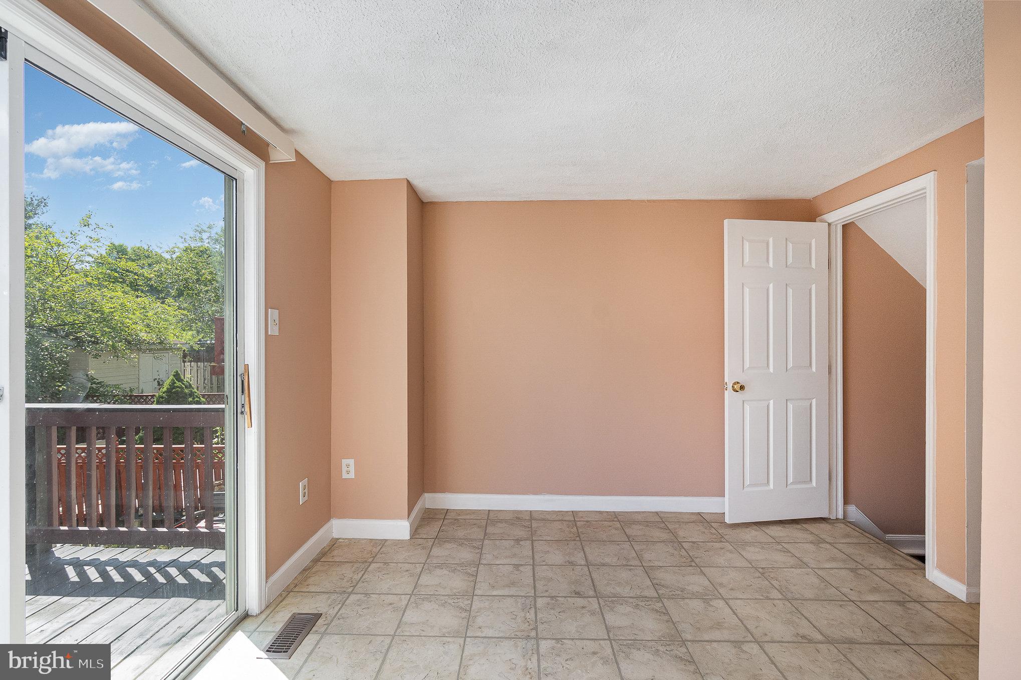 WOODBRIDGE CENTER - Residential