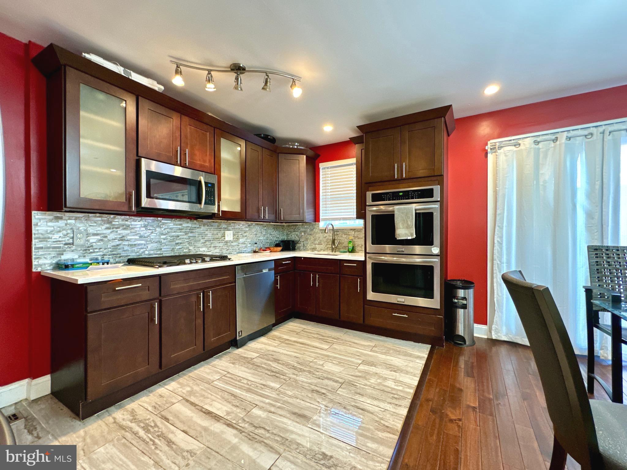 HOLMESBURG - Residential