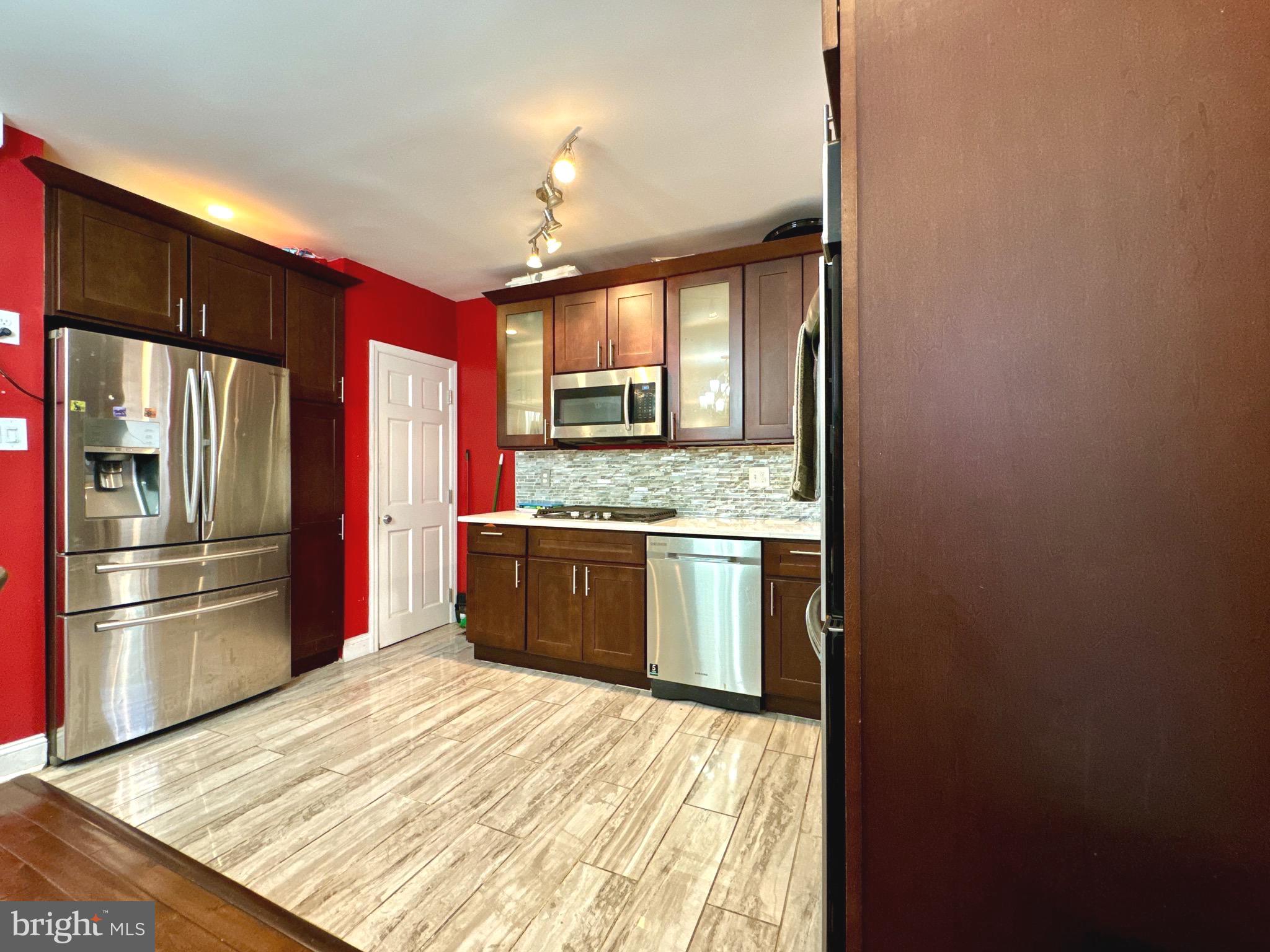 HOLMESBURG - Residential