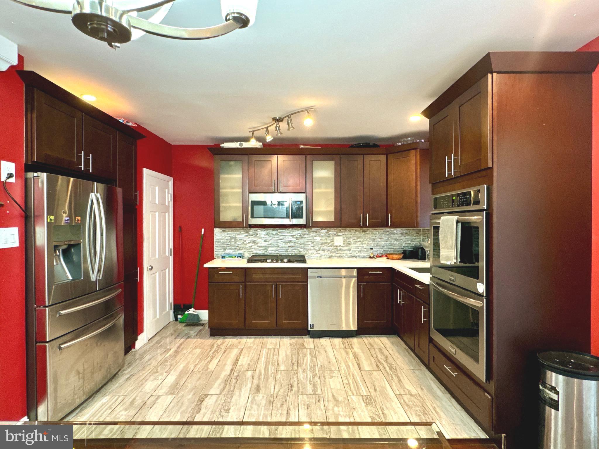 HOLMESBURG - Residential