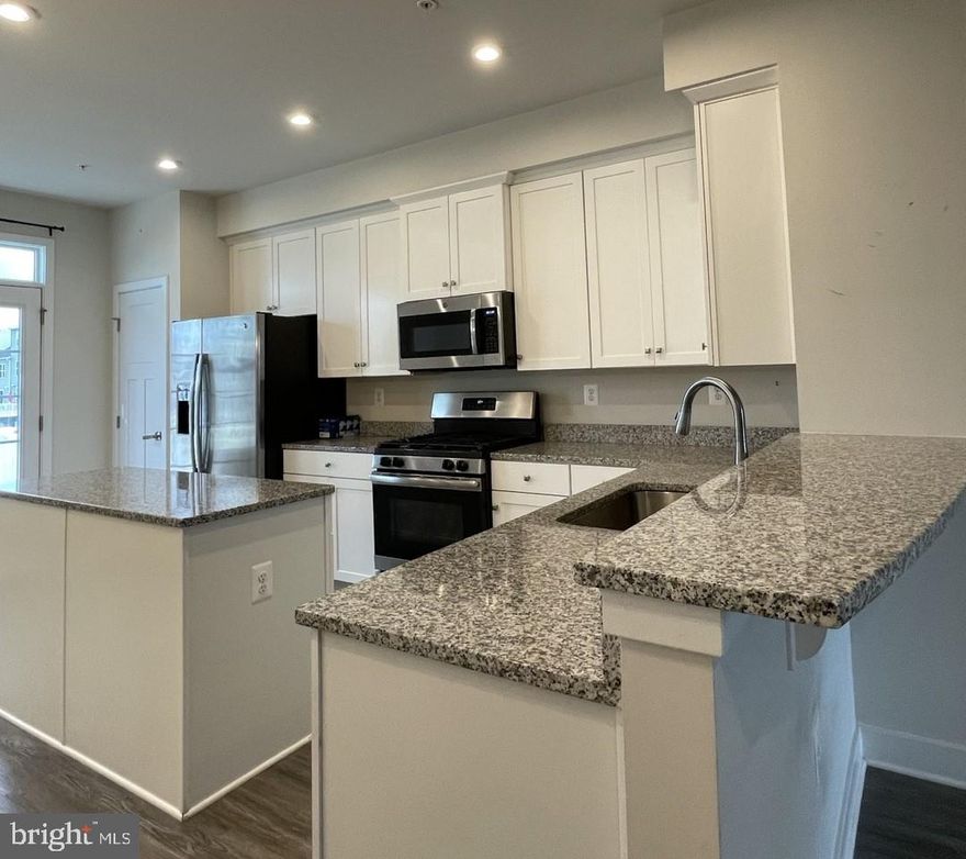 Discover luxury living in this 3-bed, 3-bath townhouse at Ballenger Run. Bright, open floor plan, gourmet kitchen with granite and SS appliances, primary suite with 9' ceilings, en suite with dual vanities, and dual shower heads. Enjoy a spacious deck, community amenities like a pool, fitness area, and walking trails. Near Ballenger Creek Park, Westview Promenade, and Downtown Frederick. Your dream home awaits in this vibrant community! Credit score over 700 required. No pets allowed.