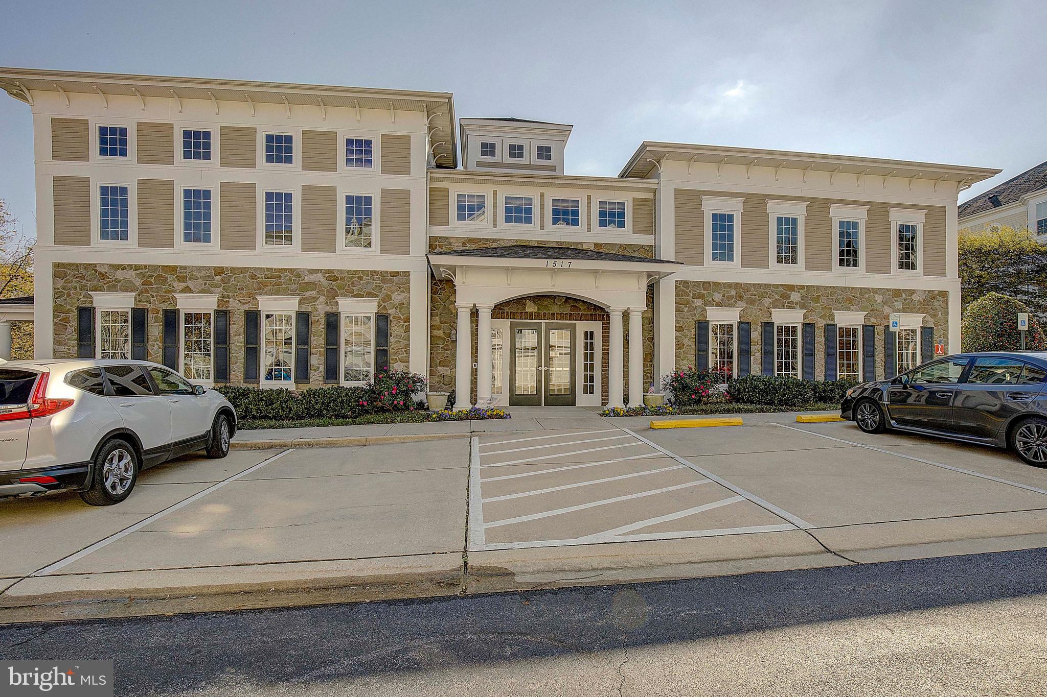 FOUR SEASONS - Residential