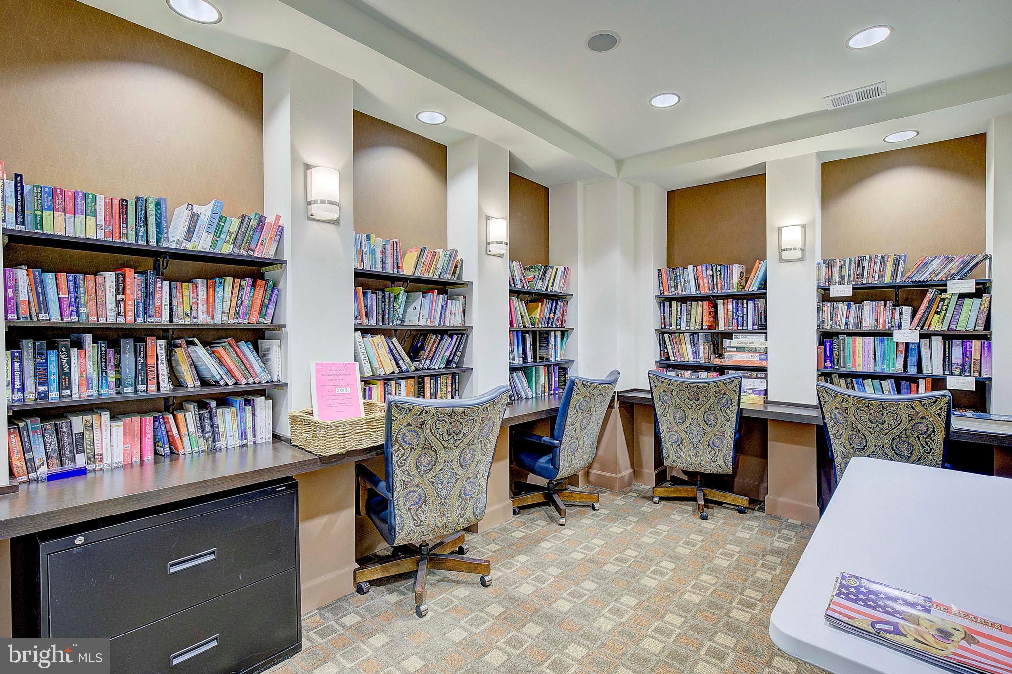 FOUR SEASONS - Residential