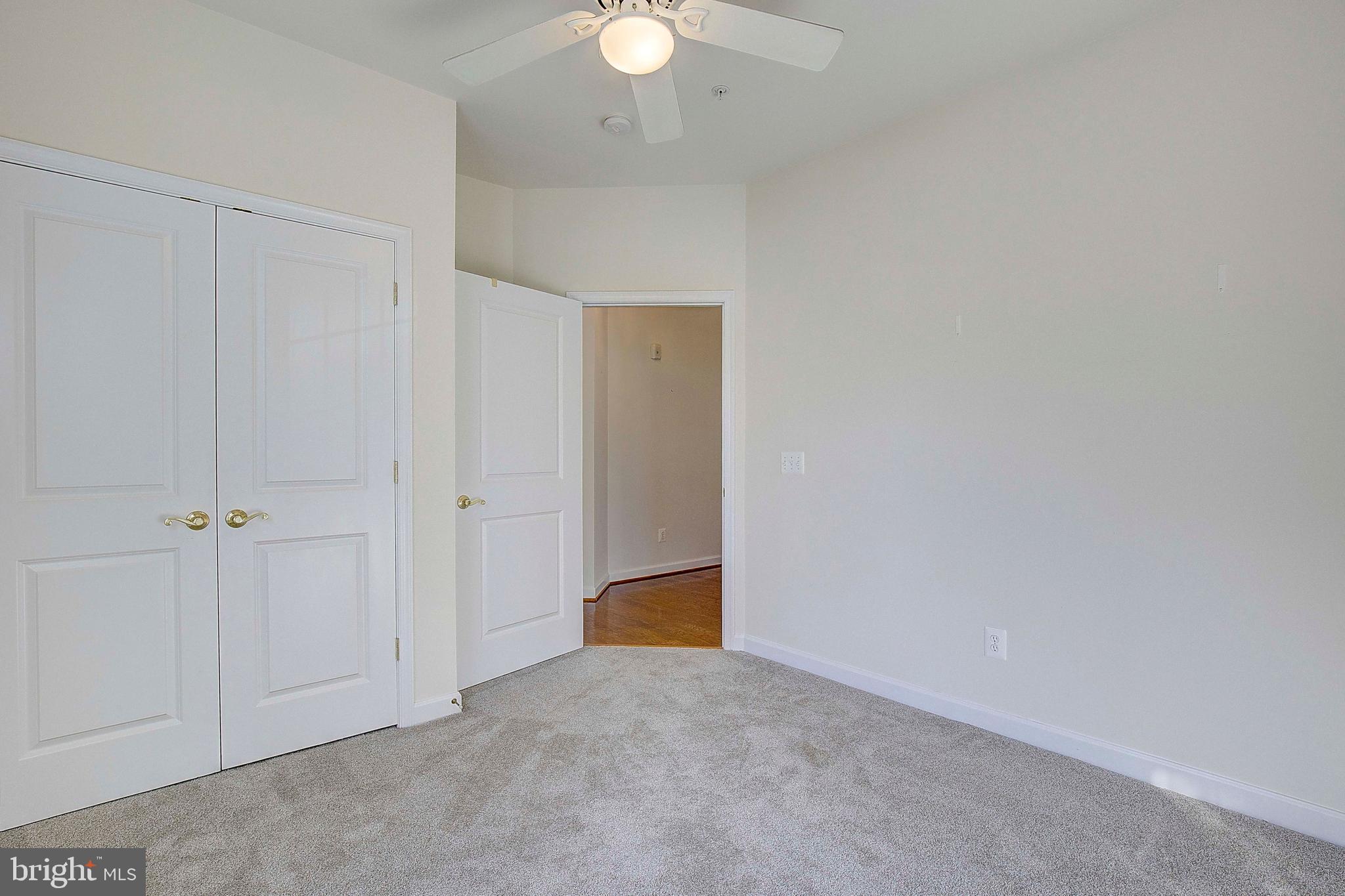 FOUR SEASONS - Residential