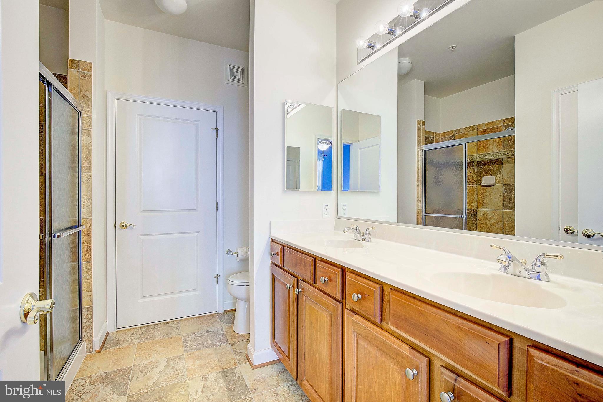 FOUR SEASONS - Residential