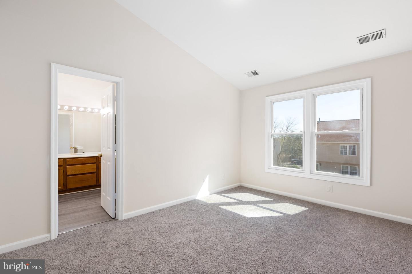 SPRING KNOLL - Residential Lease