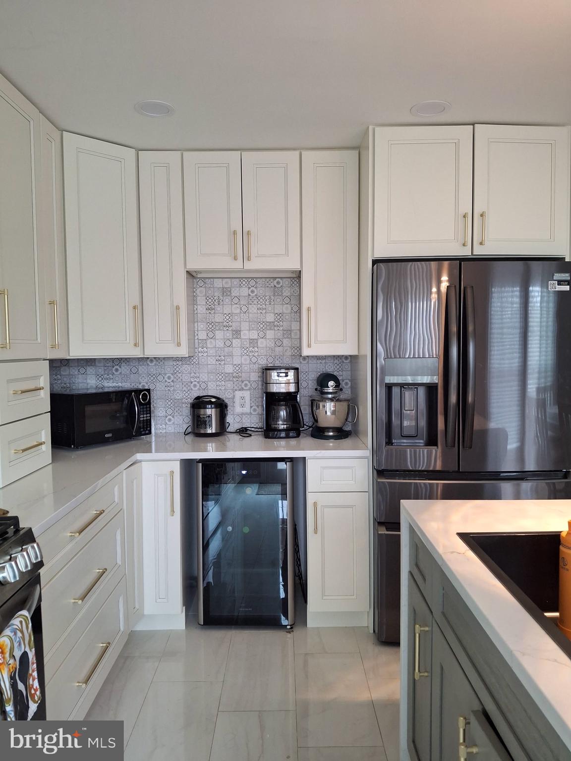 SPRING KNOLL - Residential Lease