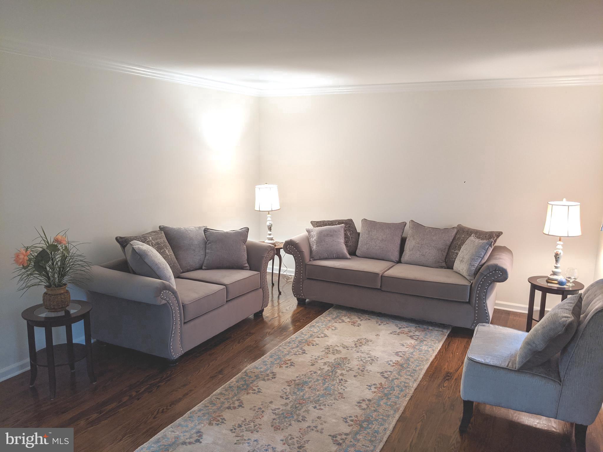 NEWTOWN SQ - Residential Lease