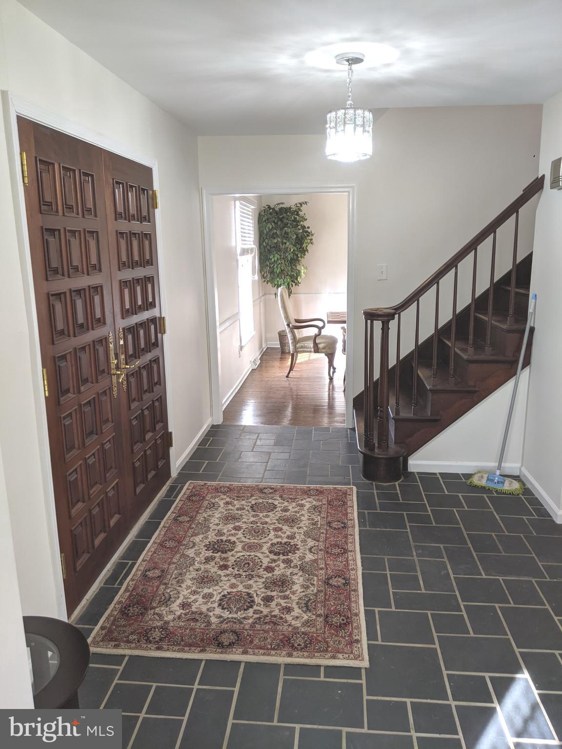 NEWTOWN SQ - Residential Lease