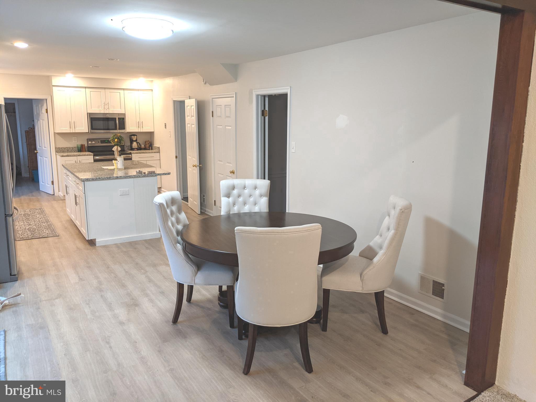 NEWTOWN SQ - Residential Lease