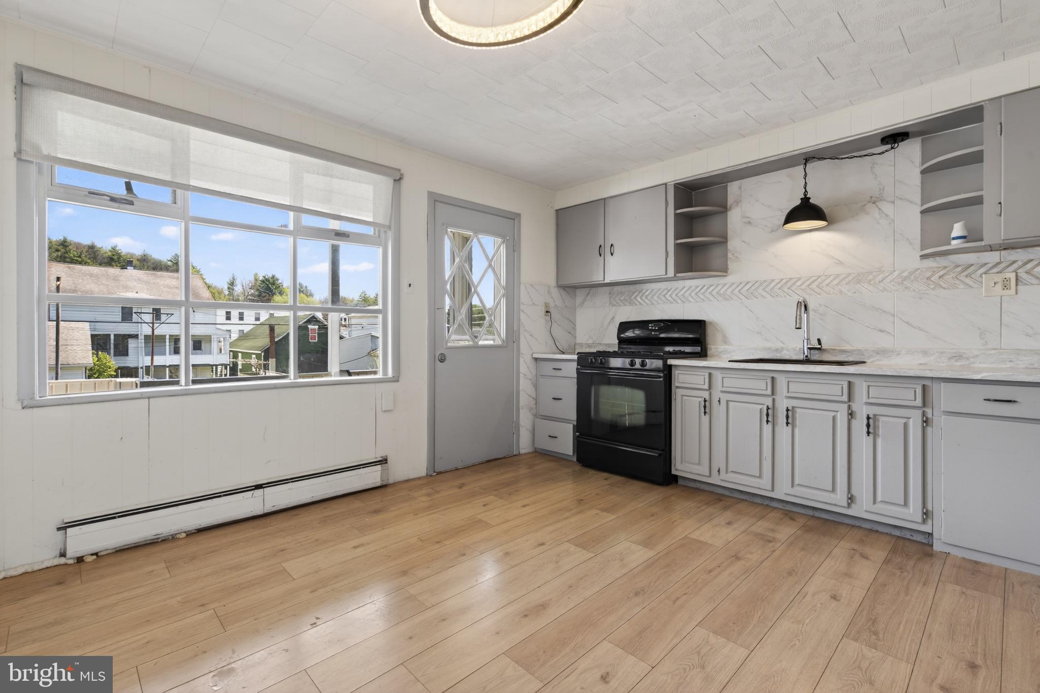 NEW PHILADELPHIA - Residential