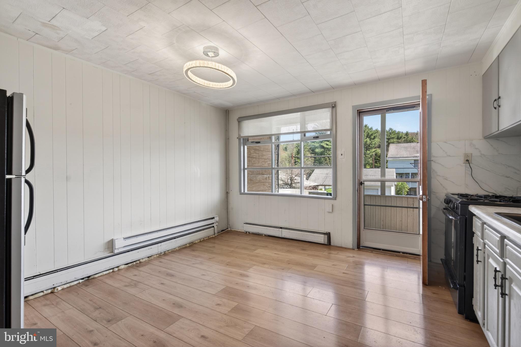 NEW PHILADELPHIA - Residential