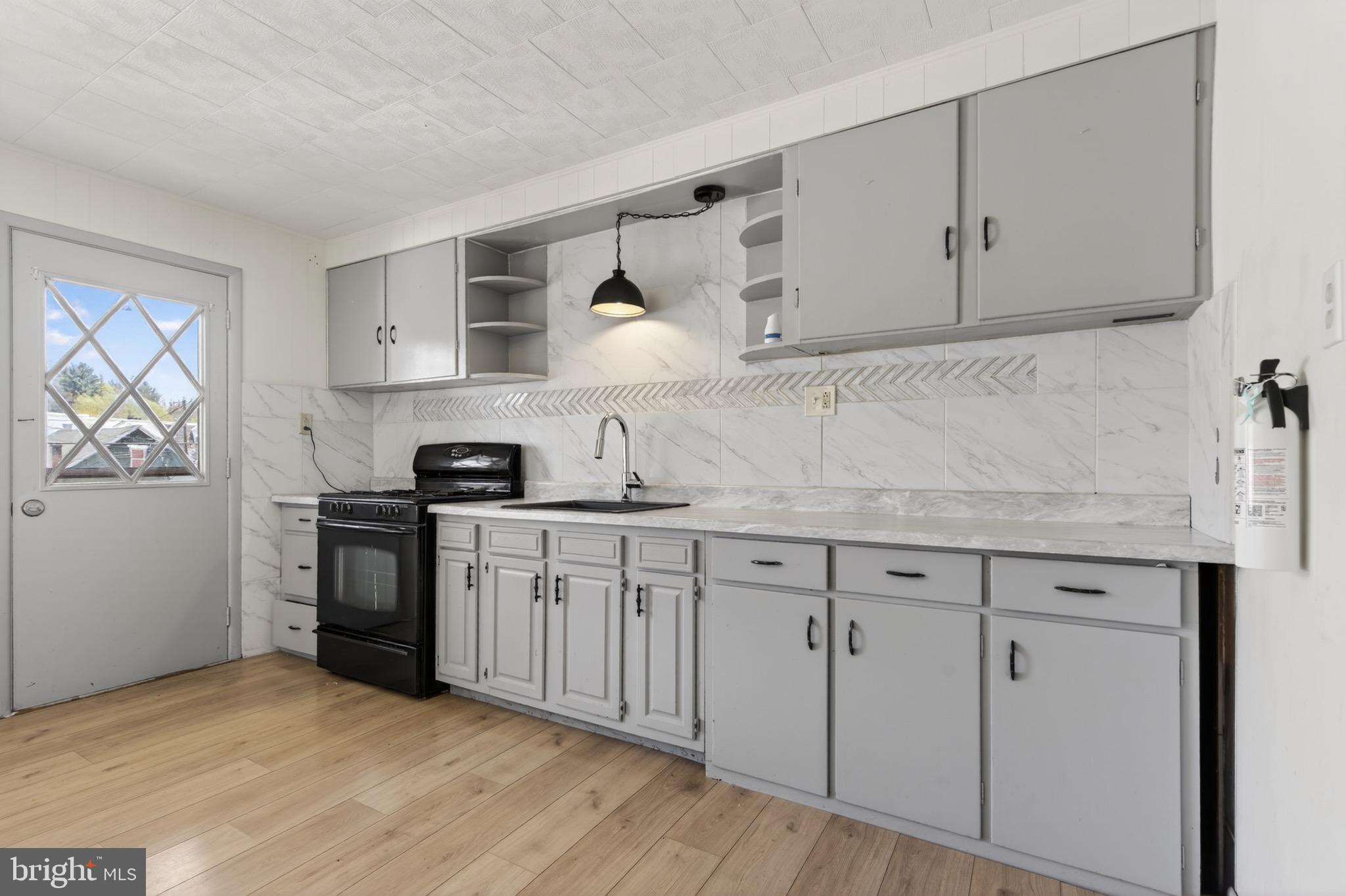 NEW PHILADELPHIA - Residential