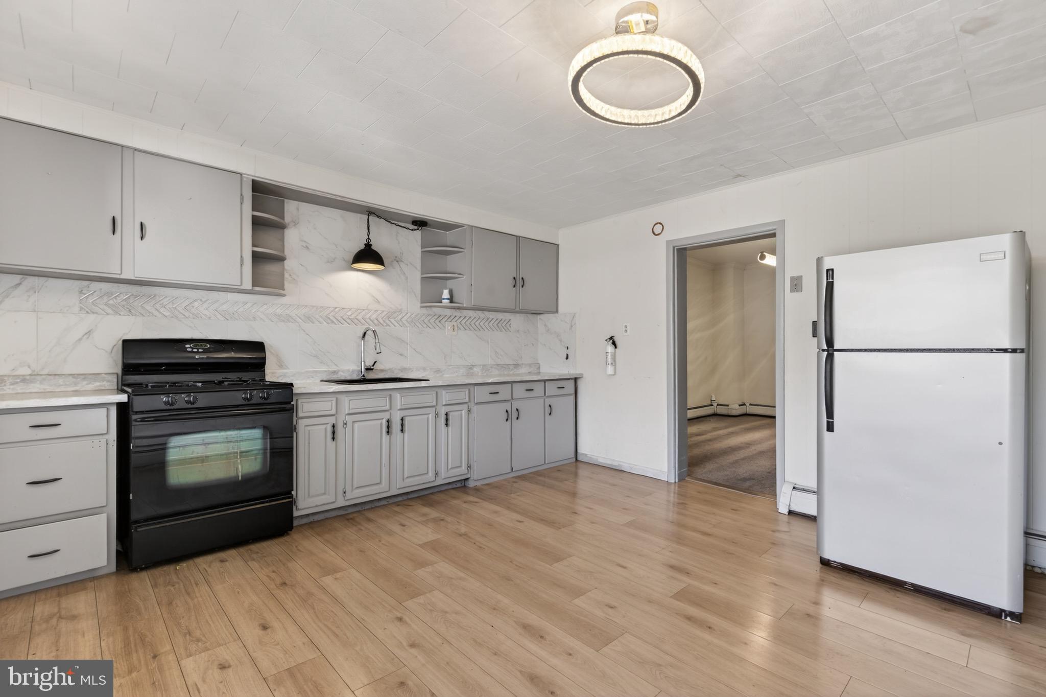 NEW PHILADELPHIA - Residential