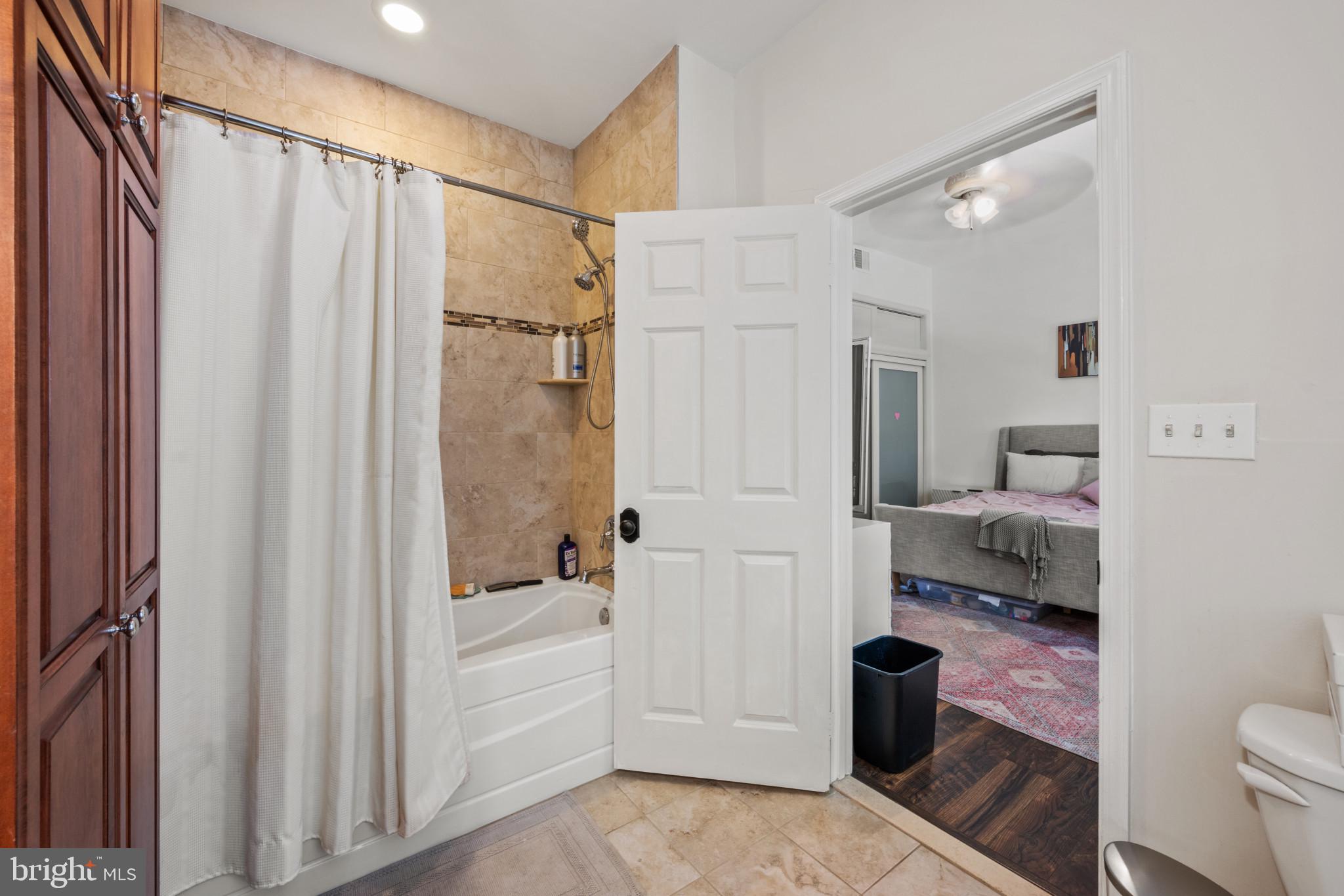 FELLS POINT HISTORIC DISTRICT - Residential Lease