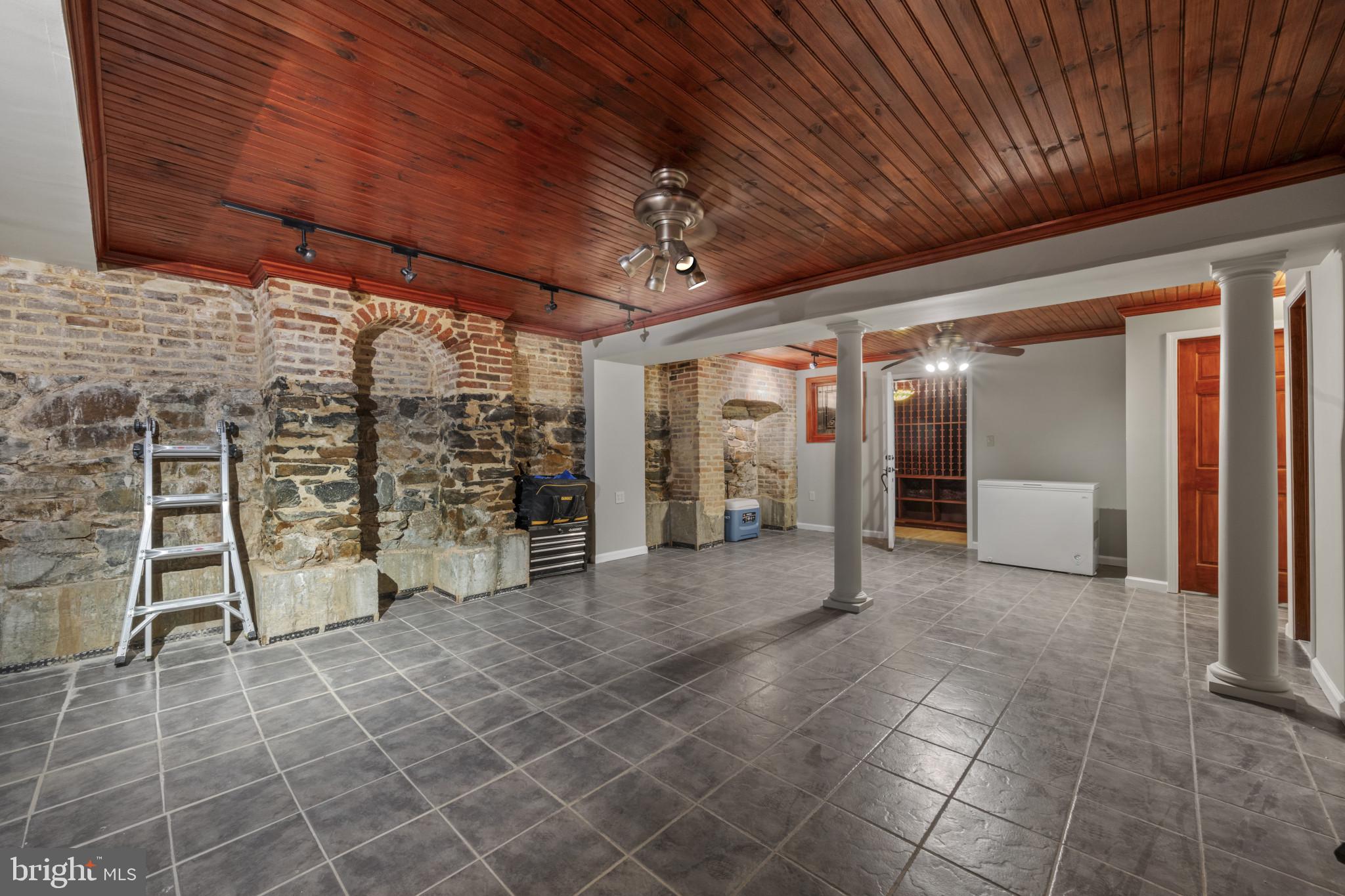 FELLS POINT HISTORIC DISTRICT - Residential Lease