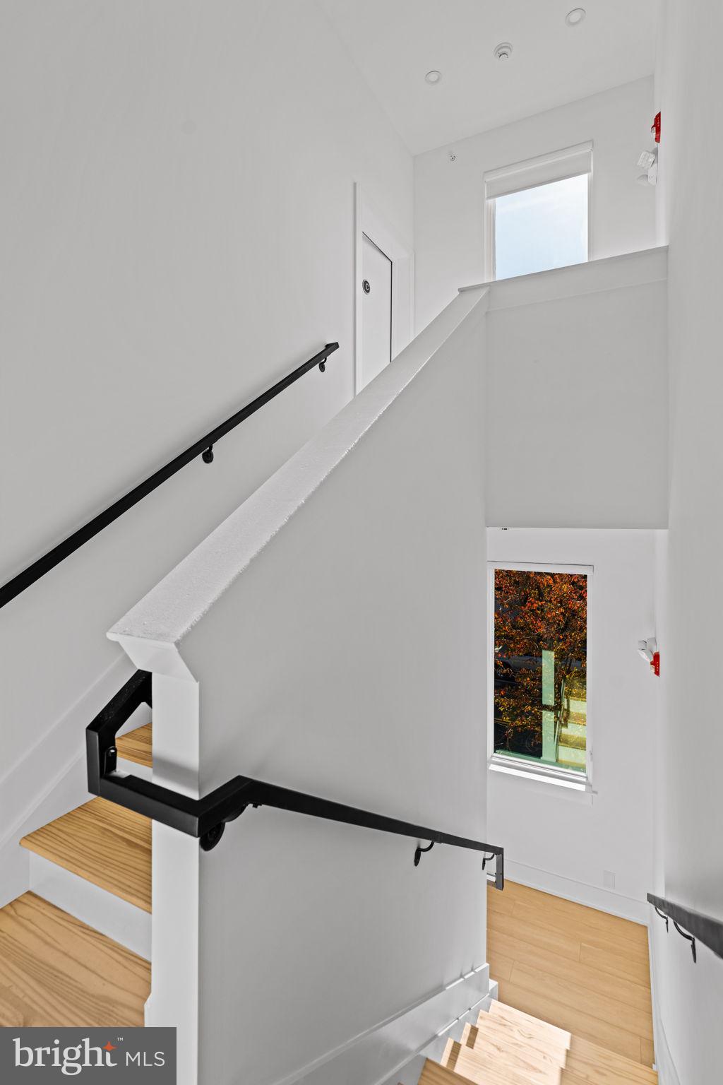 UNIVERSITY CITY - Residential Income