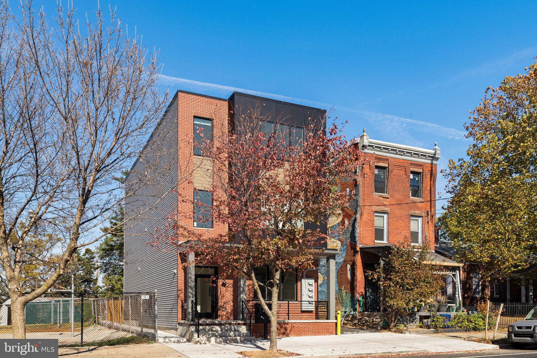 UNIVERSITY CITY - Residential Income
