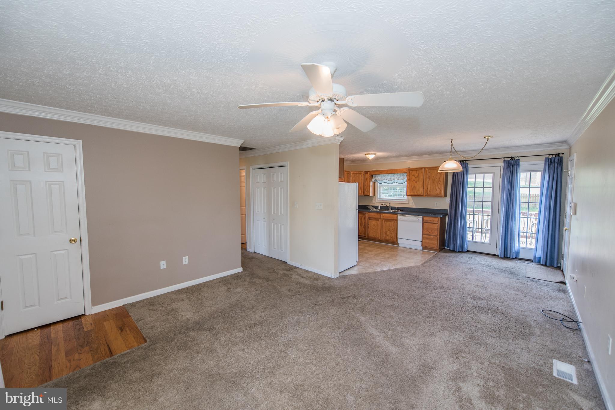 LAUREL RIDGE - Residential