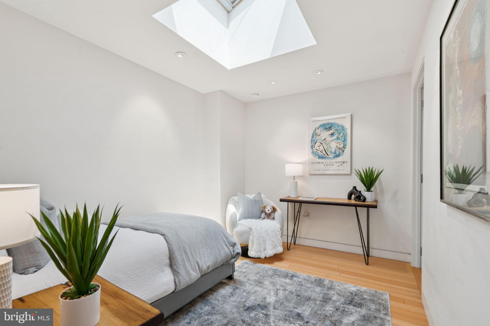 WASHINGTON SQ WEST - Residential