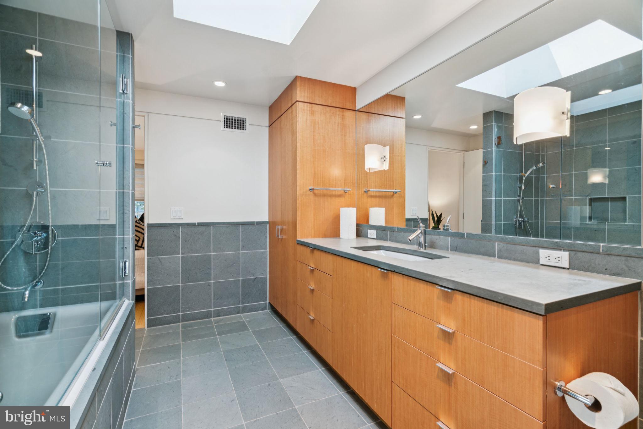 WASHINGTON SQ WEST - Residential