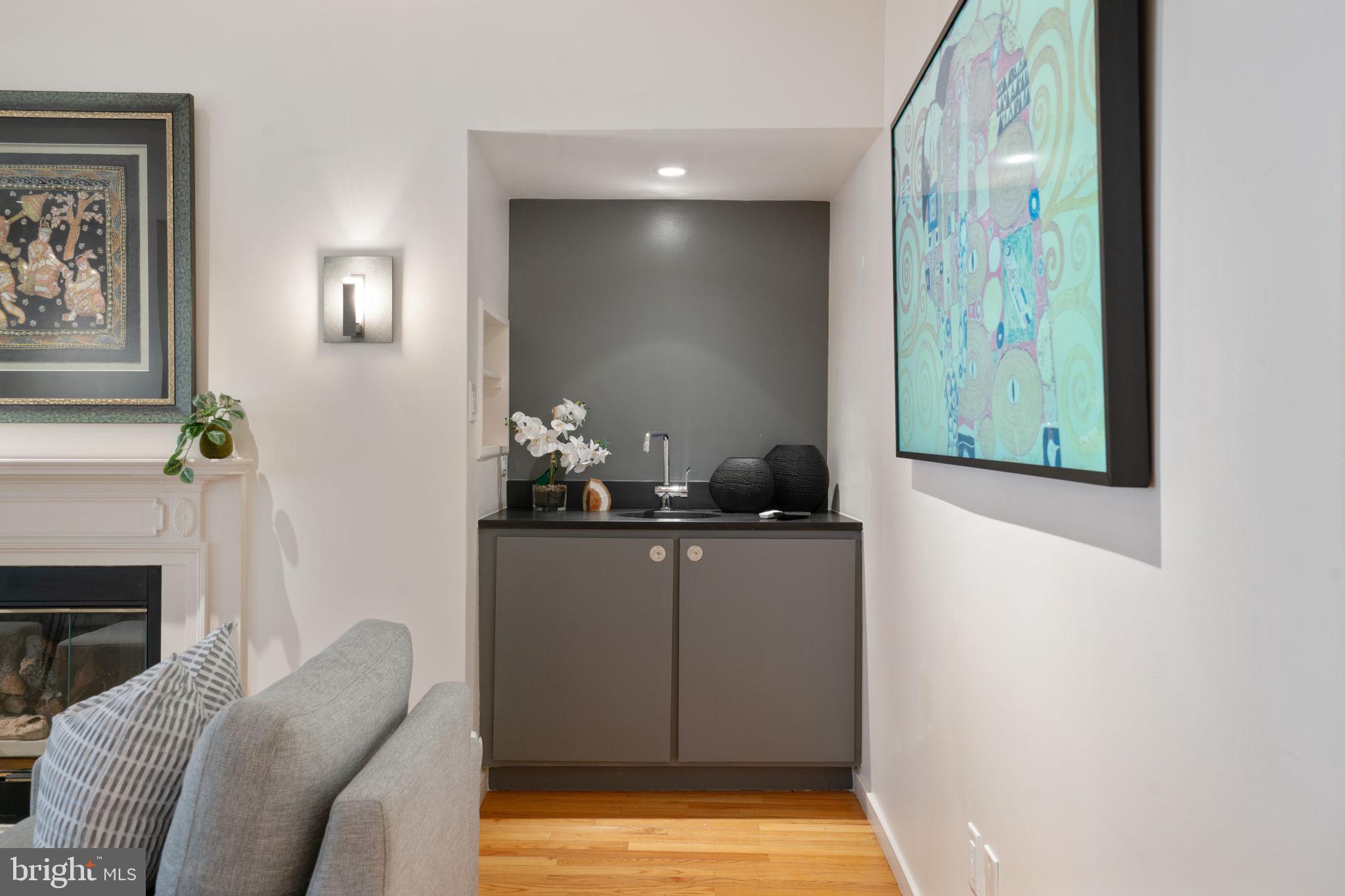 WASHINGTON SQ WEST - Residential