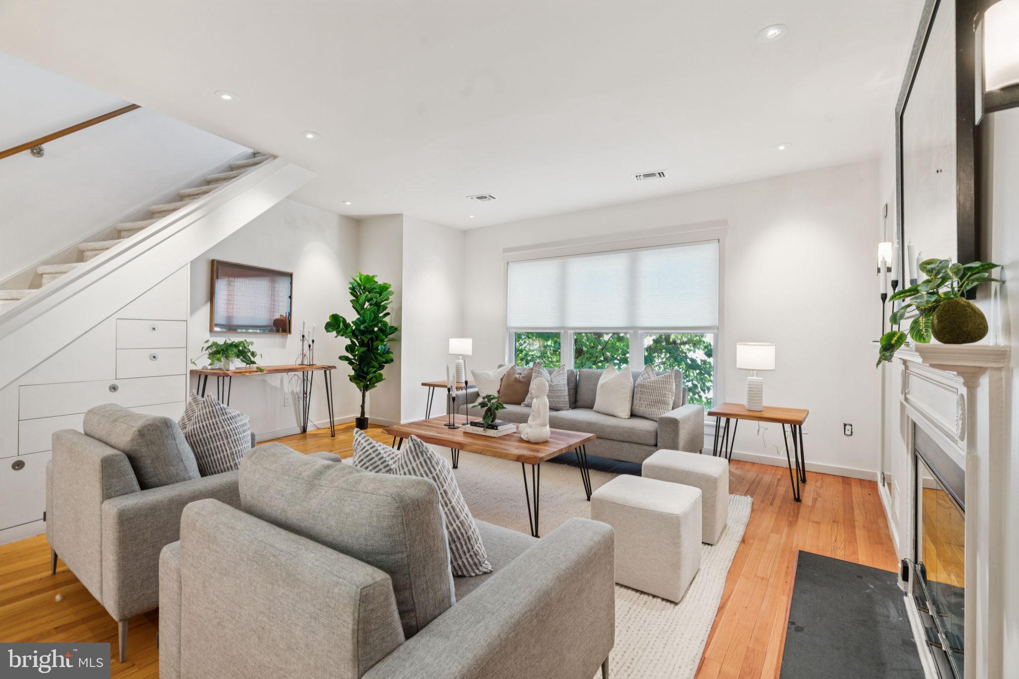 WASHINGTON SQ WEST - Residential