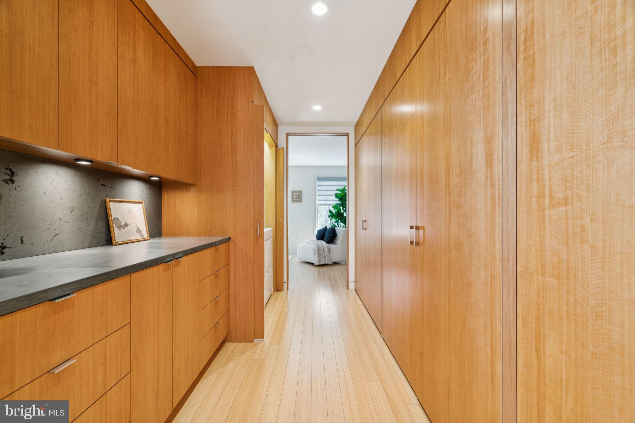 WASHINGTON SQ WEST - Residential