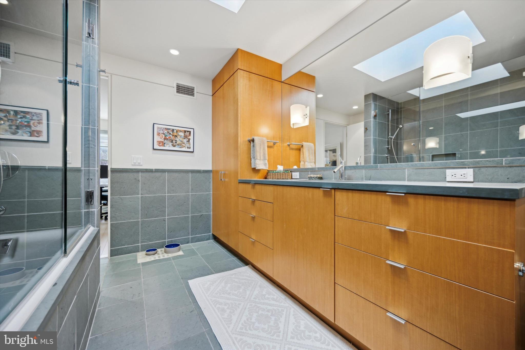 WASHINGTON SQ WEST - Residential