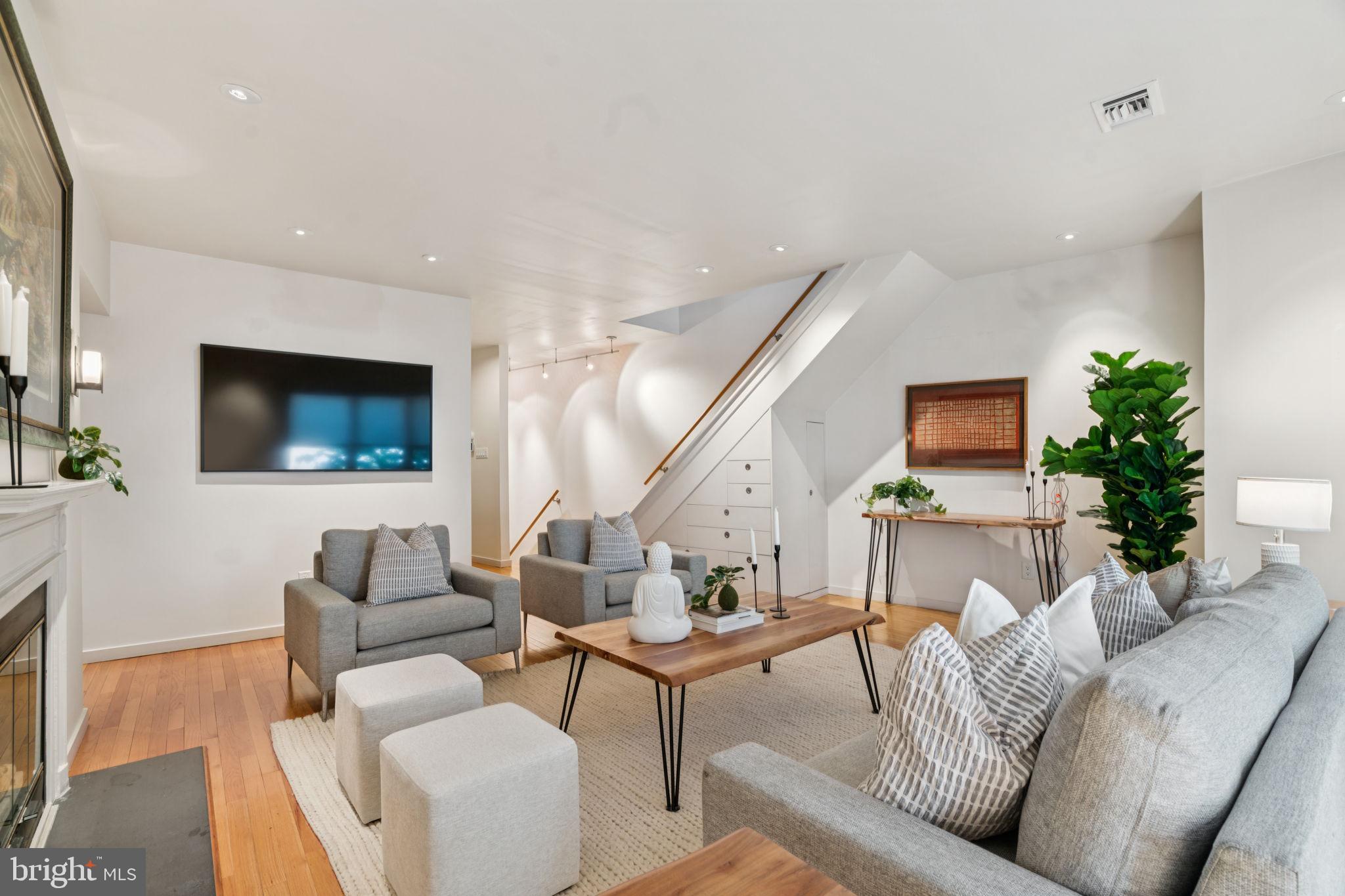 WASHINGTON SQ WEST - Residential