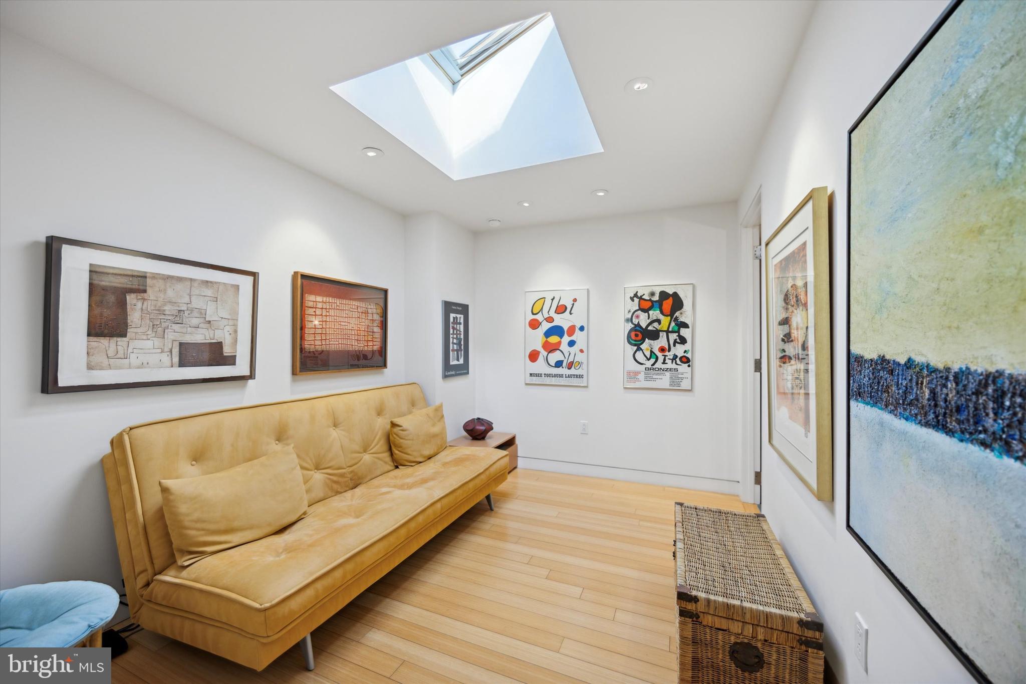 WASHINGTON SQ WEST - Residential