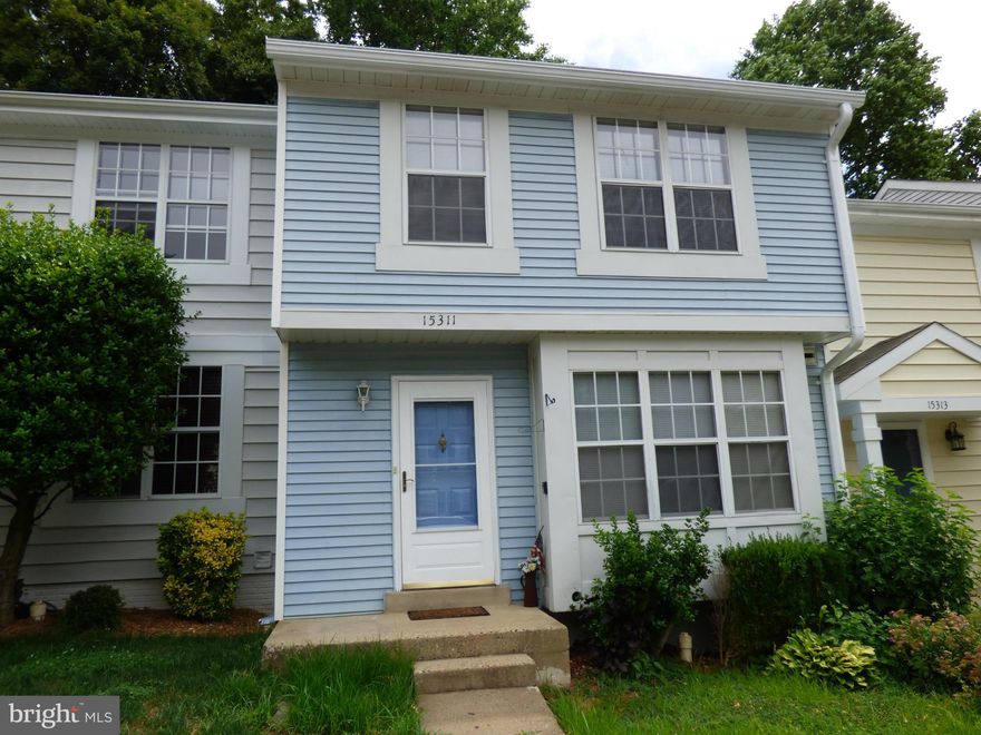 Spacious 3 level townhome in the heart of Montclair is freshly painted with new carpet and appliances. Eat in kitchen and large living/dining combo opens to deck. Great master bedroom with walk in closet and full bath. Fully finished walkout basement with rec room, separate den/office and laundry room leads to fenced yard and backs to trees. Close to 95, Potomac Mills and Stonebridge.