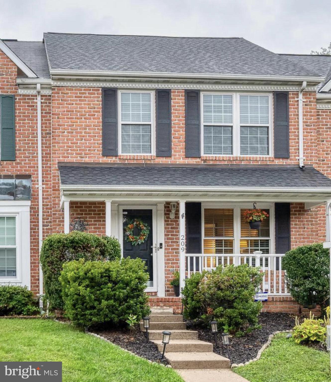 HUNTERS RUN VILLAGE - Residential Lease