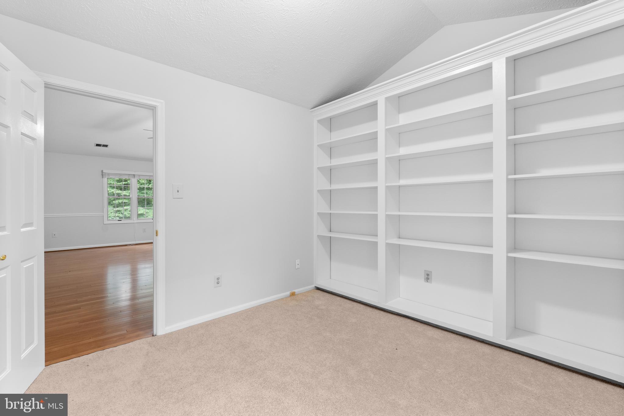 SHAKER WOODS - Residential