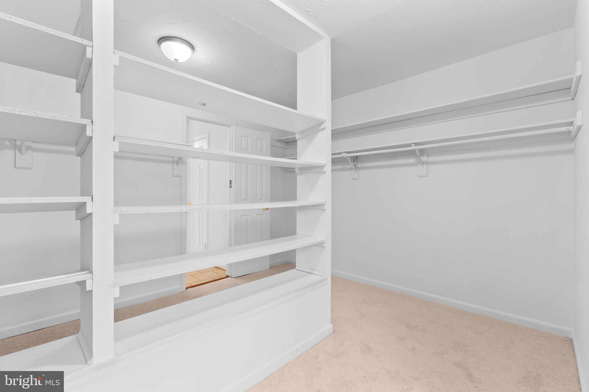 SHAKER WOODS - Residential