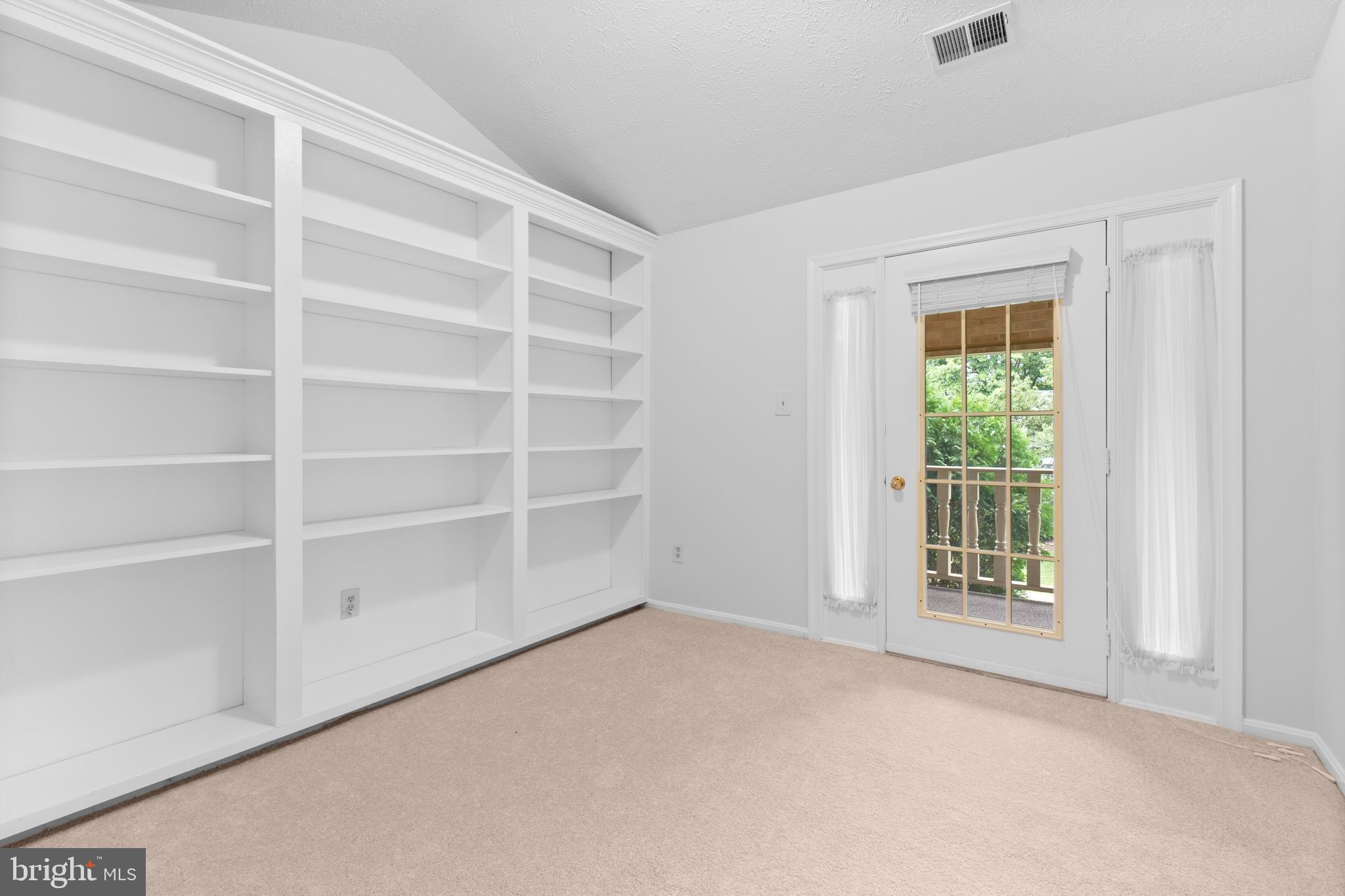 SHAKER WOODS - Residential