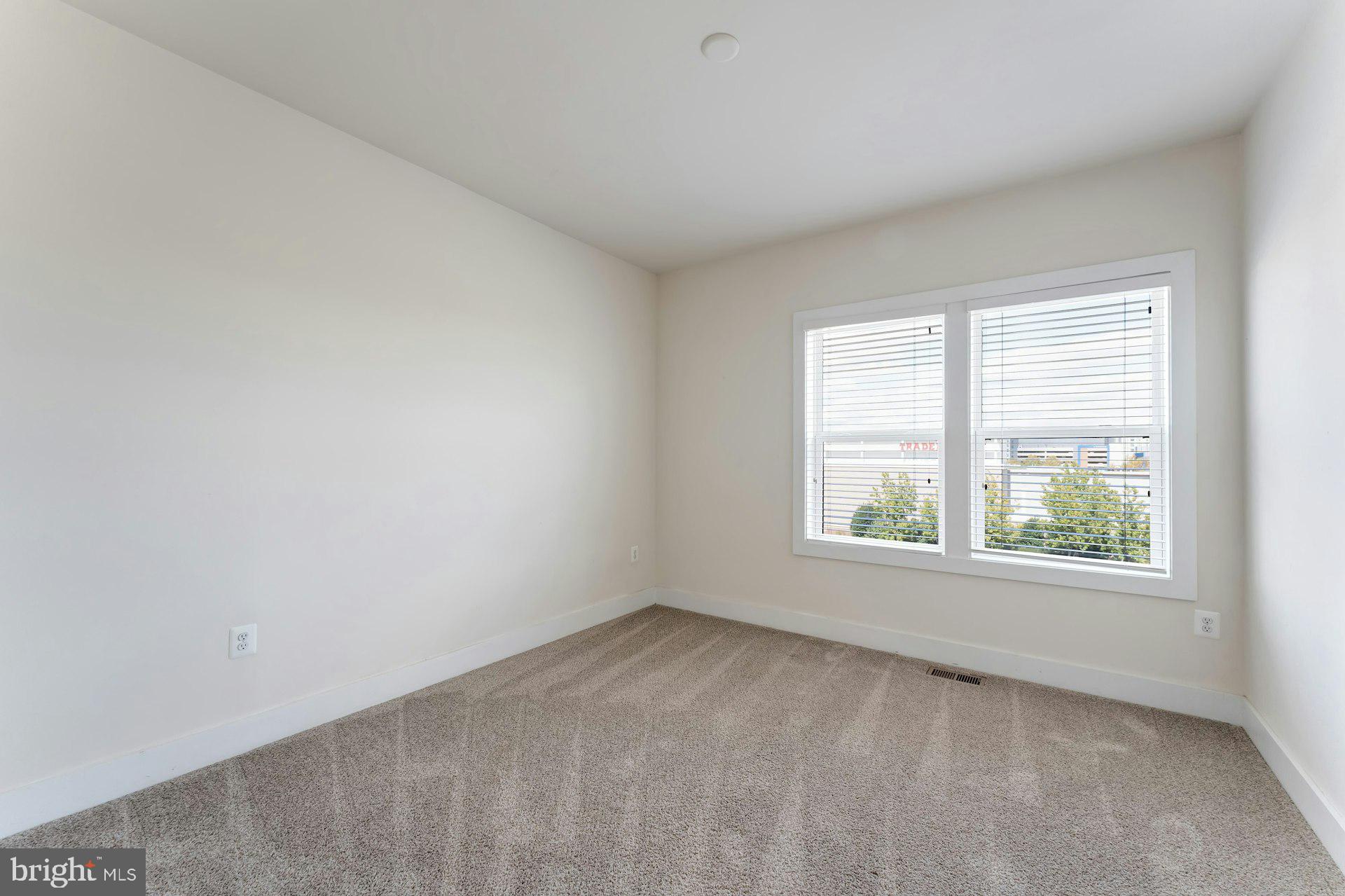 SM ONE LOUDOUN CONDO - Residential Lease