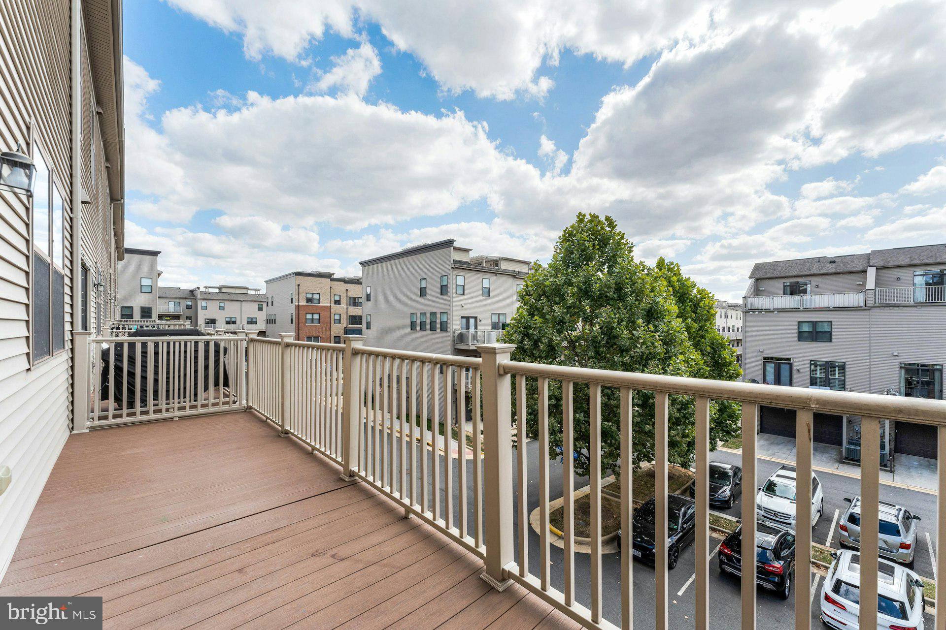 SM ONE LOUDOUN CONDO - Residential Lease