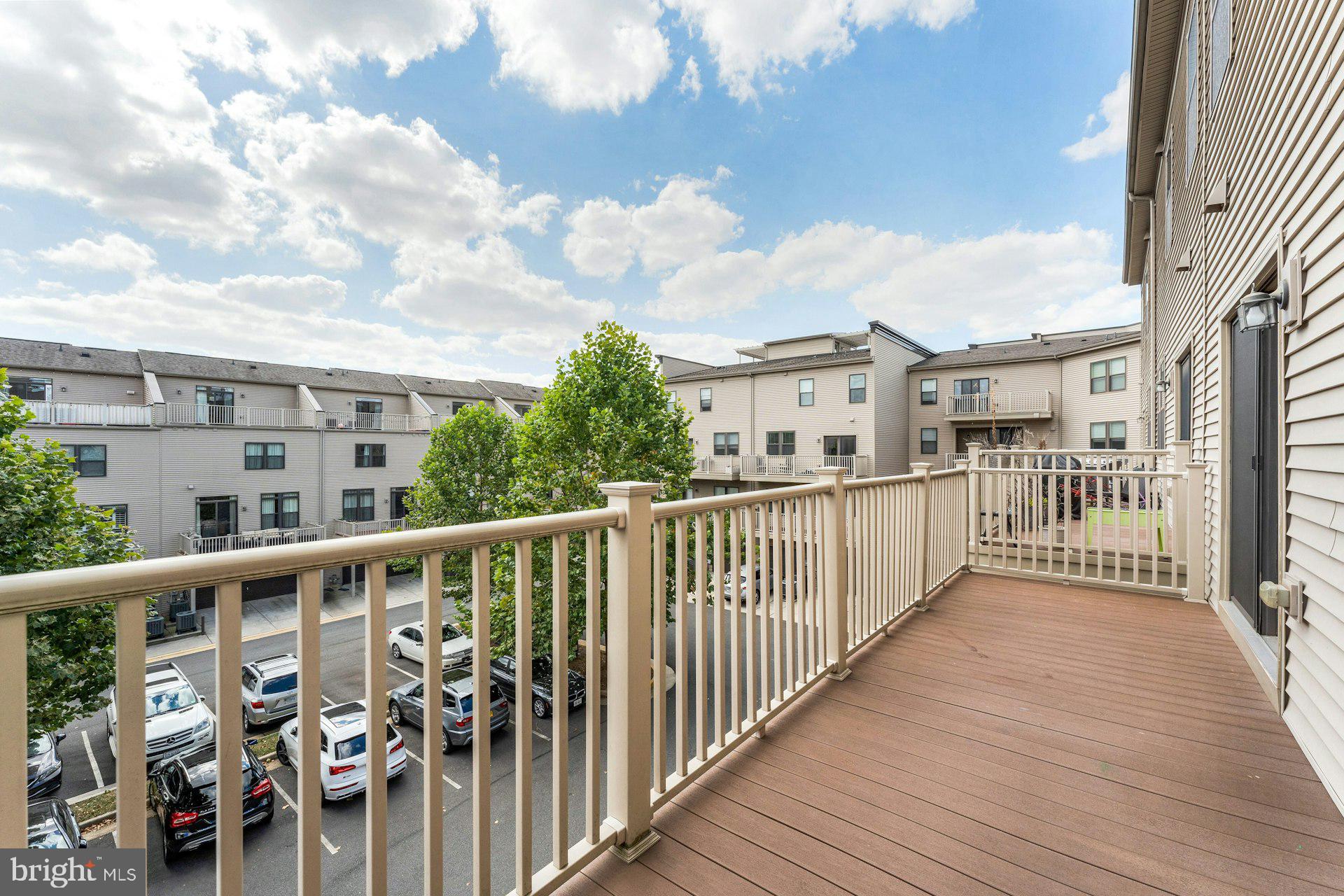 SM ONE LOUDOUN CONDO - Residential Lease