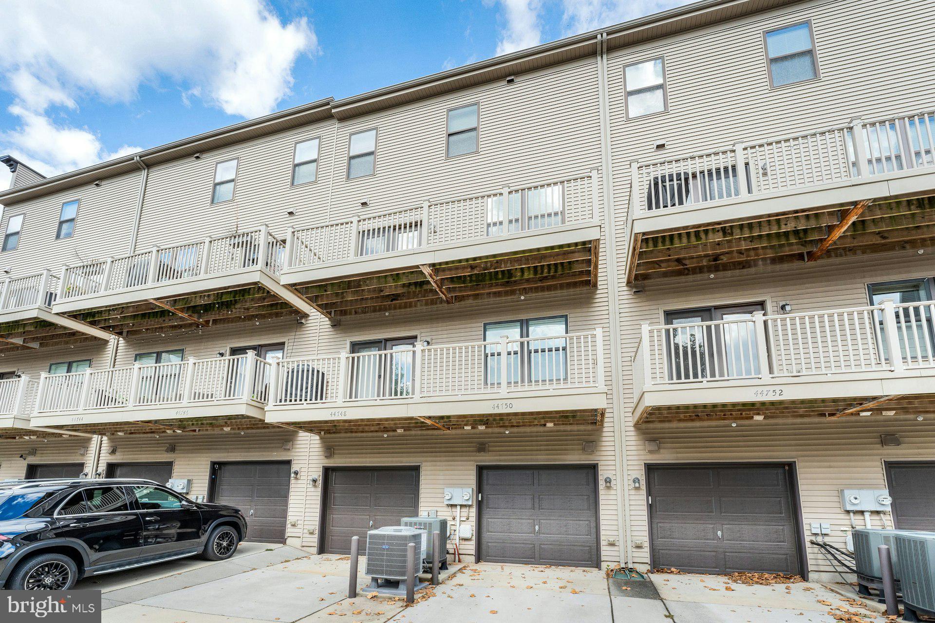 SM ONE LOUDOUN CONDO - Residential Lease