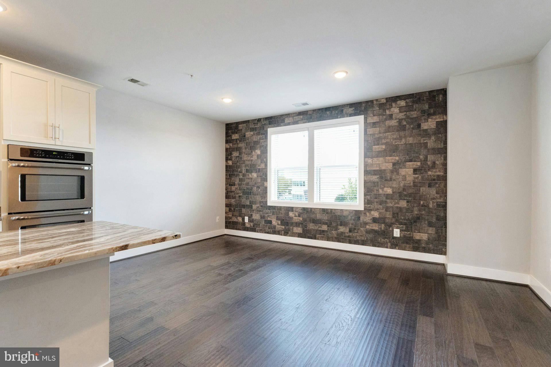 SM ONE LOUDOUN CONDO - Residential Lease