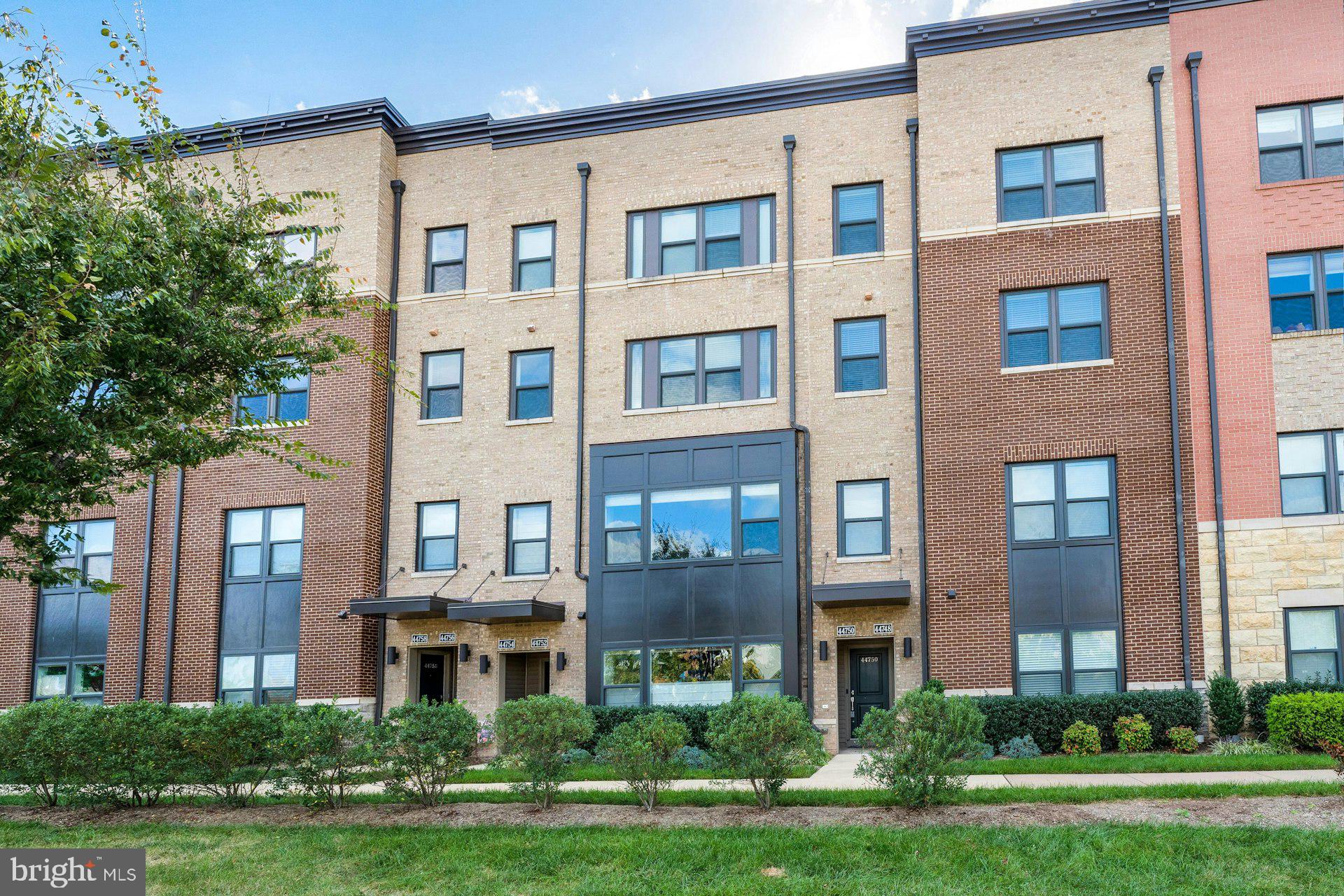 SM ONE LOUDOUN CONDO - Residential Lease