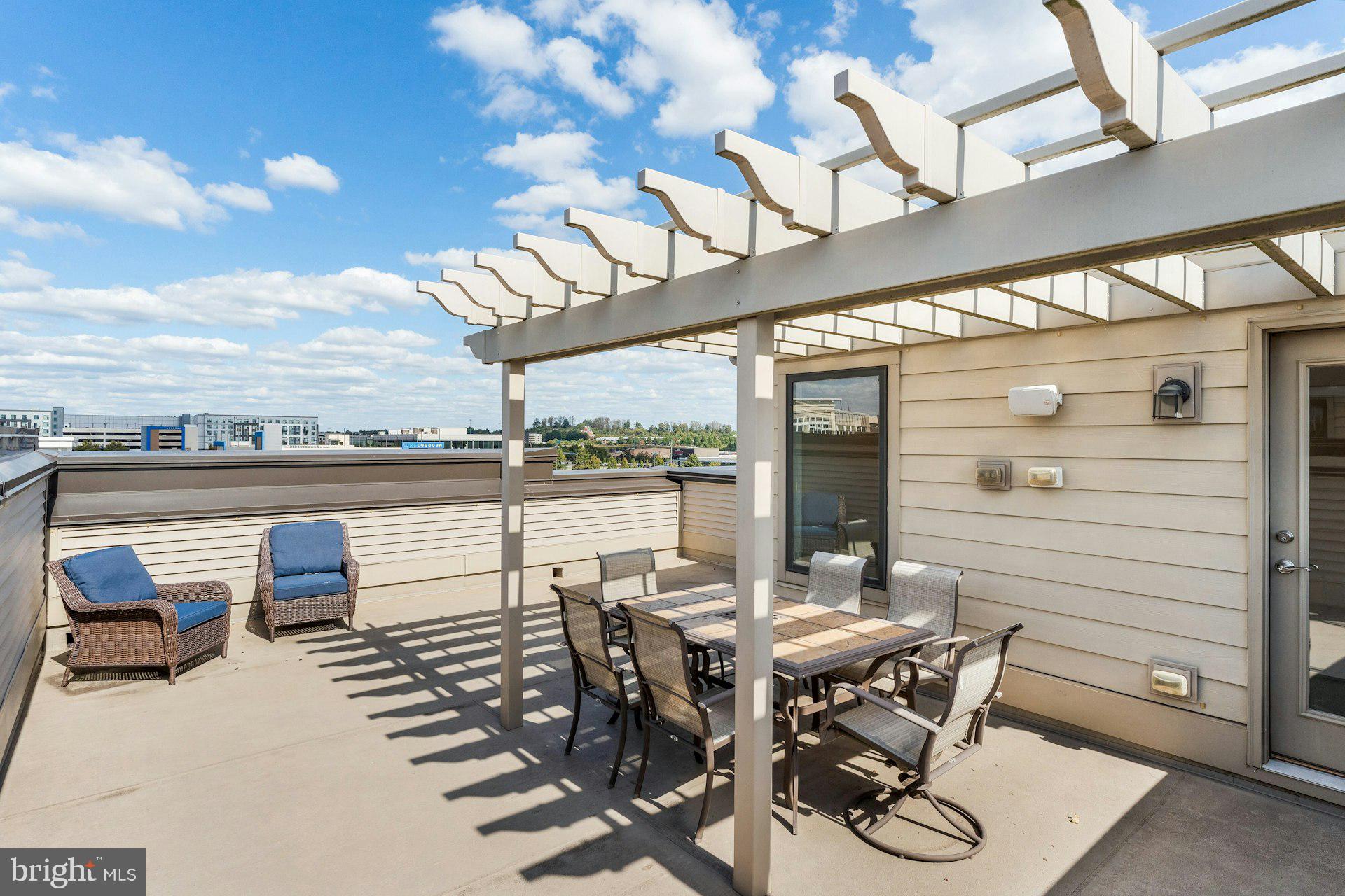 SM ONE LOUDOUN CONDO - Residential Lease