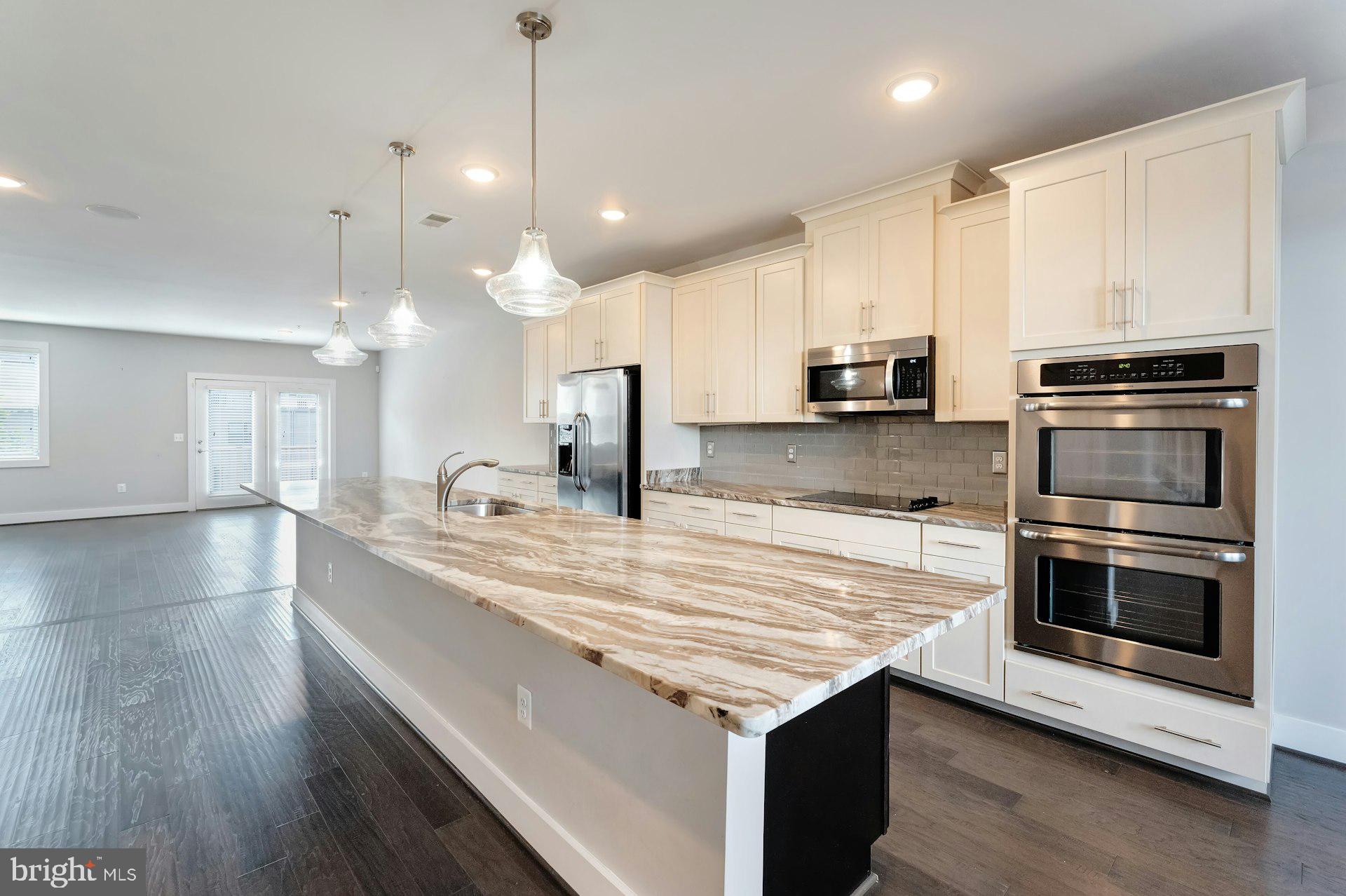 SM ONE LOUDOUN CONDO - Residential Lease