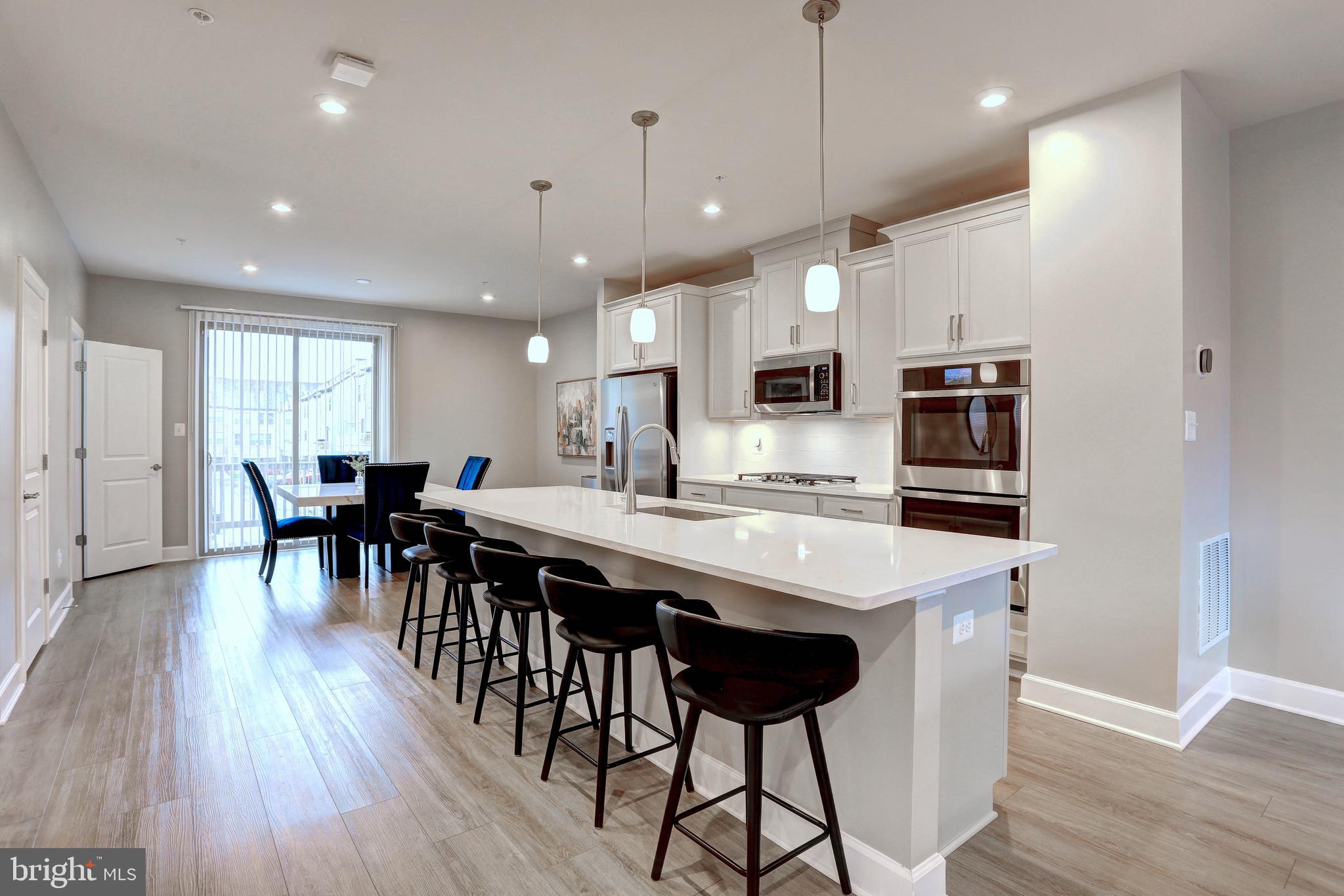 6907 SAVANNAH PARKWAY